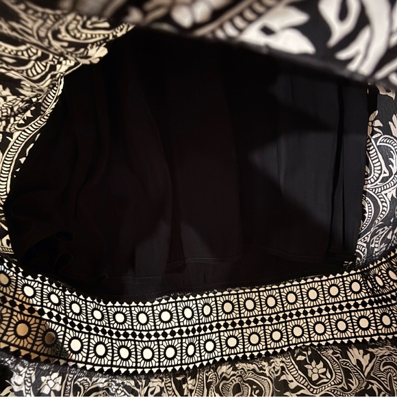 ❗️FINAL❗️Chico's Black and White Paisley Maxi Dress Small 4 - Picture 9 of 11